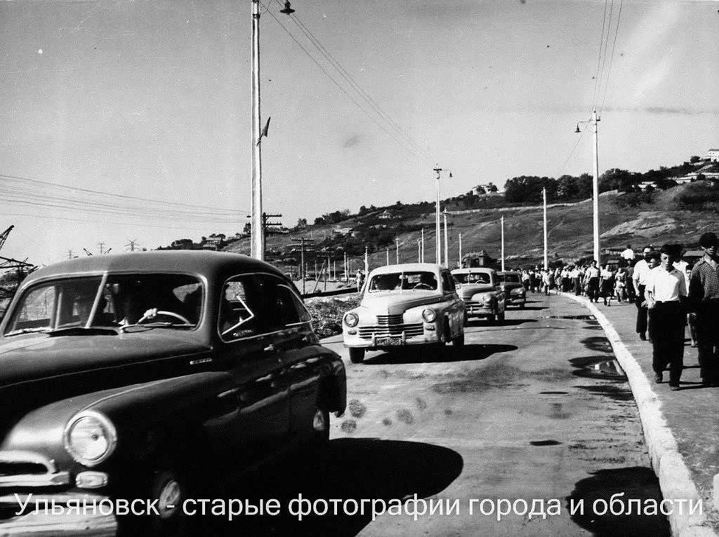 Ульяновск, автомобили на спуске