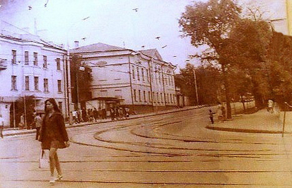 Ульяновск, Девушка на Ленина