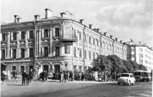 Ульяновск, горбатый около дома гончарова