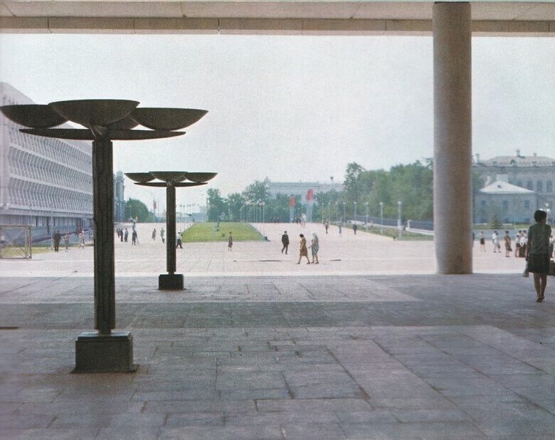 Ульяновск, Колонны мемцентра