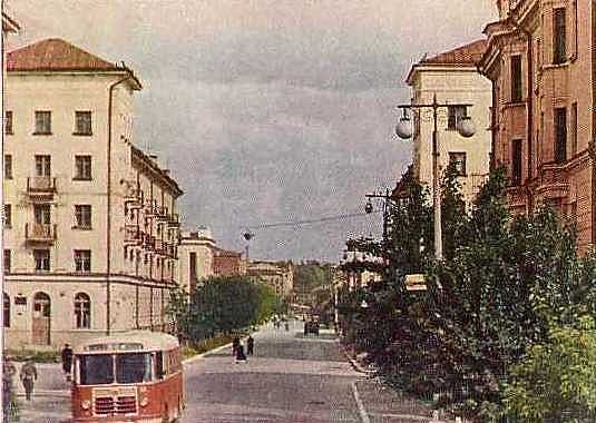 Ульяновск, красный автобус на карла маркса