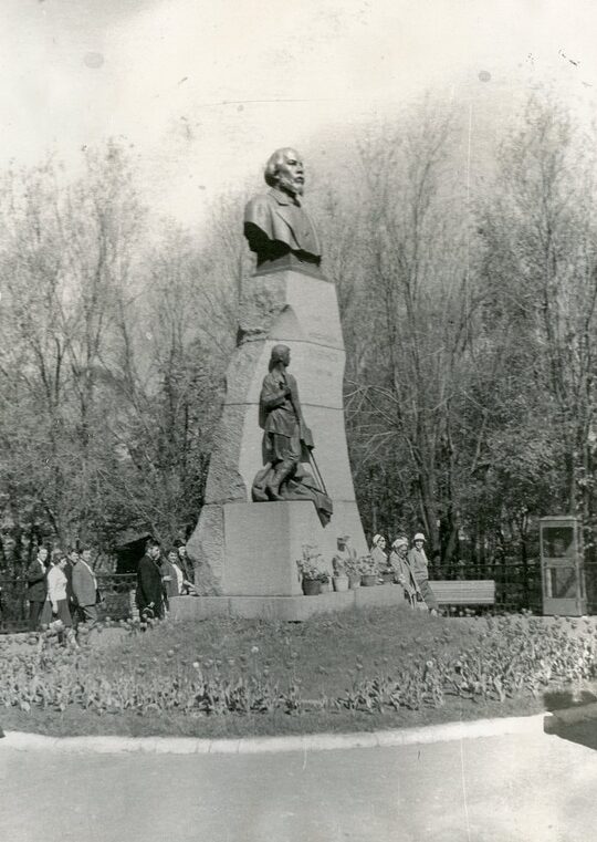 Ульяновск, Памятник И.Н. Ульянову