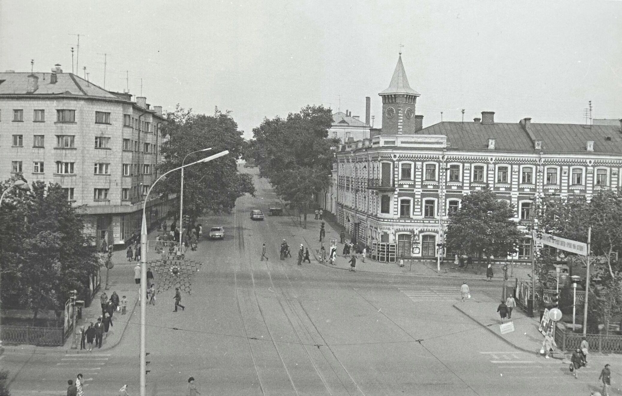 Ульяновск, Перекресток Гончарова-Ленина