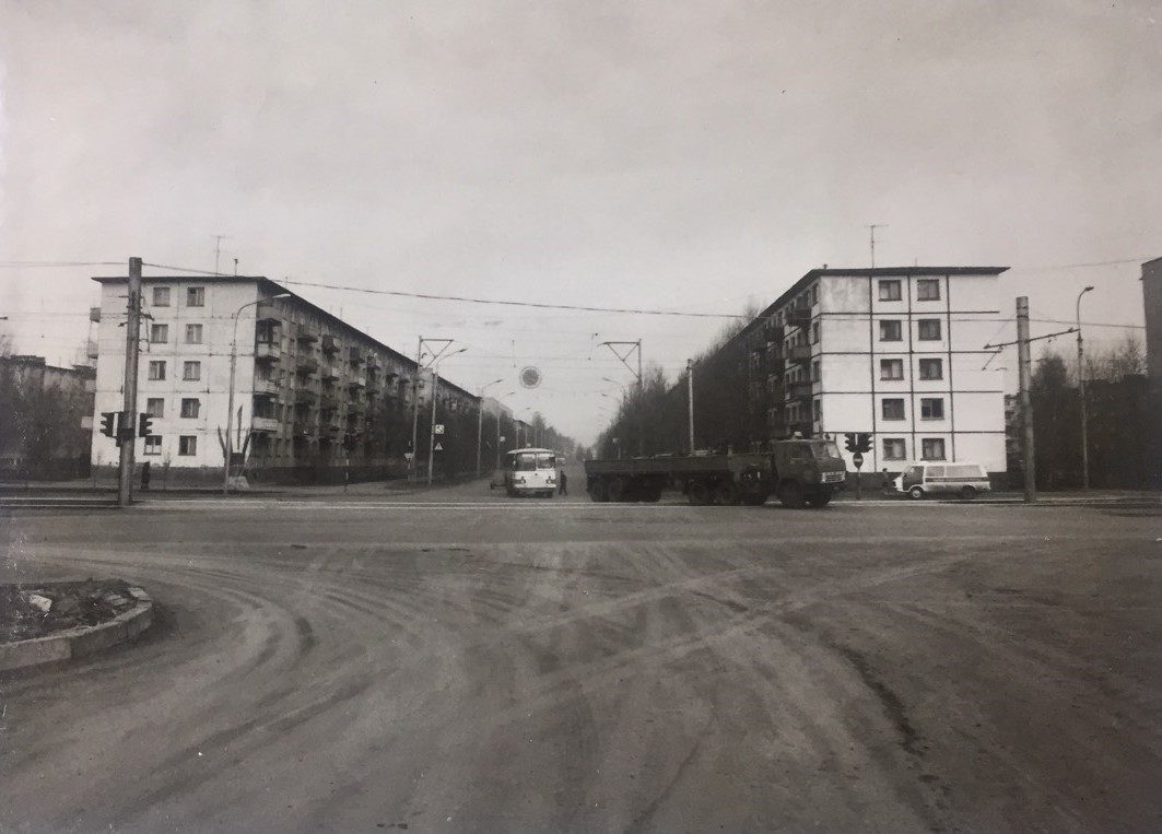Ульяновск, перекрёсток богдана хмельницкого и рябикова 70е