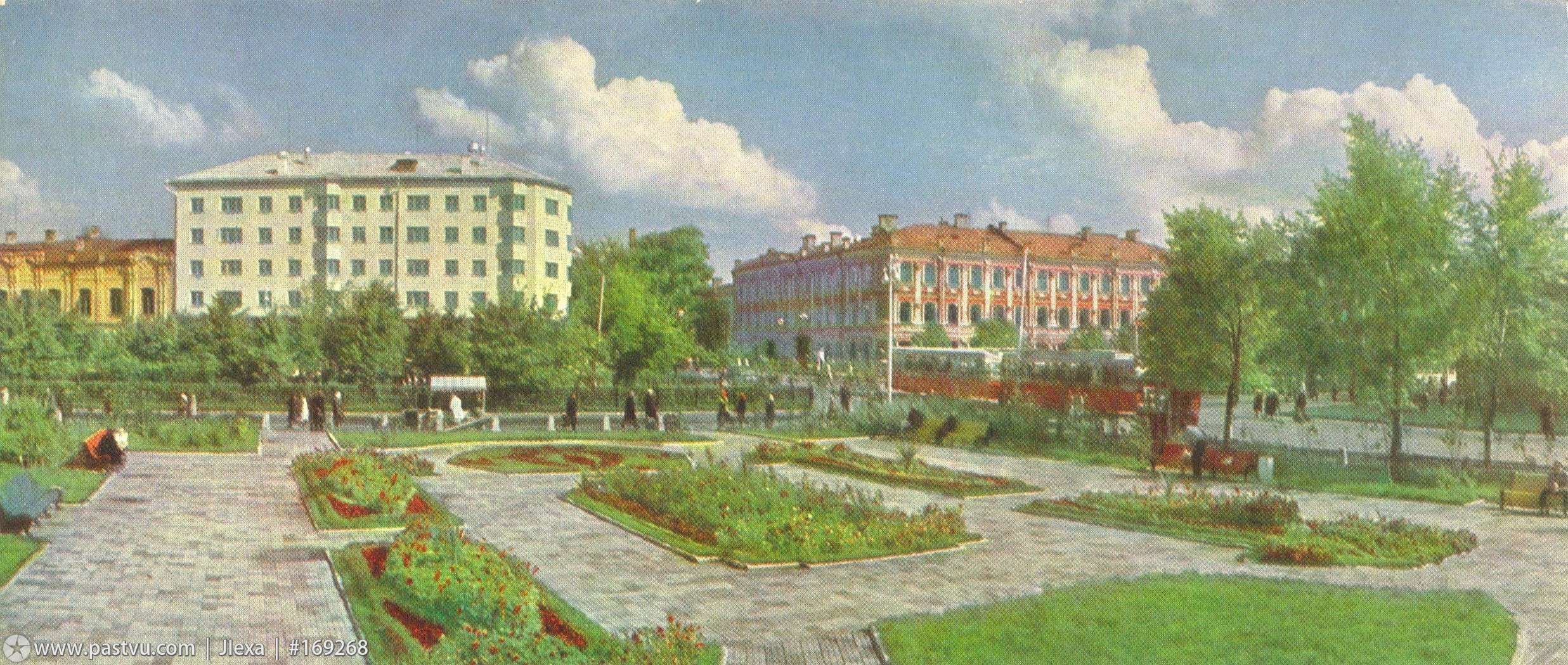 Ульяновск, сквер гончарова летом