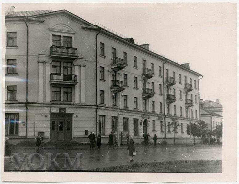 Ульяновск, жилой дом сотрудников школы высшей летной подготовки по улице гончарова 60-е годы