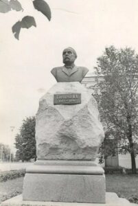 Ульяновск, Памятник Гончарову