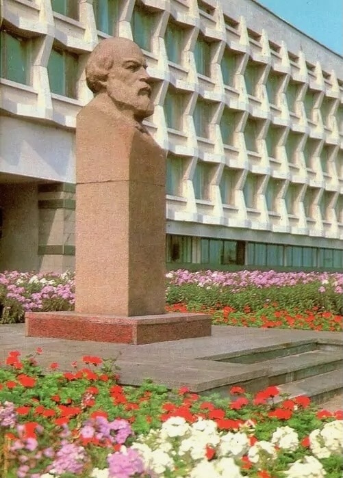 Ульяновск, Памятник И.Н. Ульянову