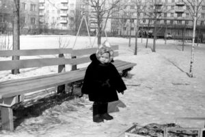 Ульяновск, Ребенок во дворе Камышинской 50